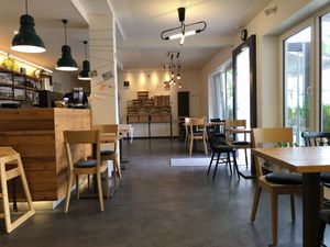 nice seating area  at Café Spatz in Bernkastel-kues