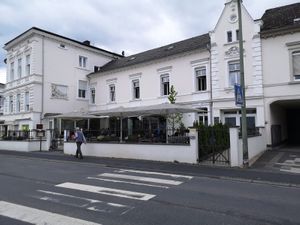 the restaurant. Outdoor seats available  at Café Spatz in Bernkastel-kues