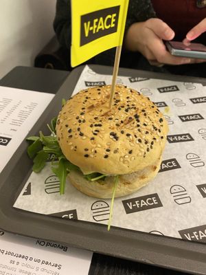 🍔  at V-Face in Dublin