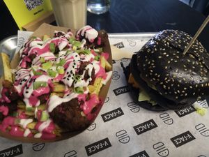 Mac the lad and cauli popper fries at V-Face in Dublin