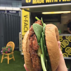 Magic Mushie doing his thing (Battered portobello mushroom topped w/ spinach, gouda cheese & garlic mayo. Served on a matcha bun). 💚 at V-Face in Dublin