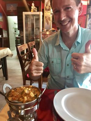 2 thumbs up  at Sabores da India in Alcobaca