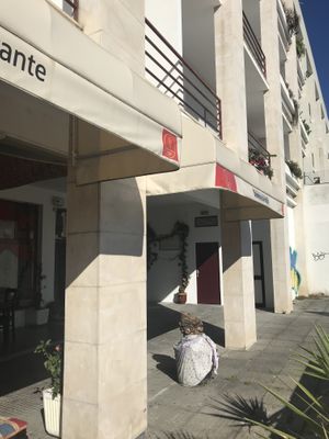 Outside- This is what the building looks like at Sabores da India in Alcobaca