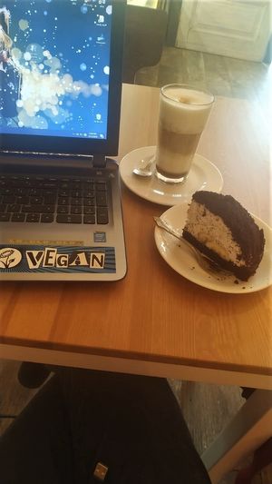 Kopiec kreta i dyniowa soya latte at Natura Słodyczy in Torun