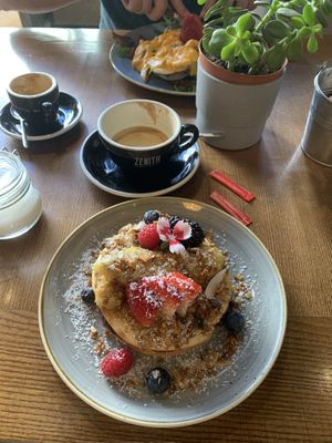 Panqueca vegana at Zenith in Lisbon