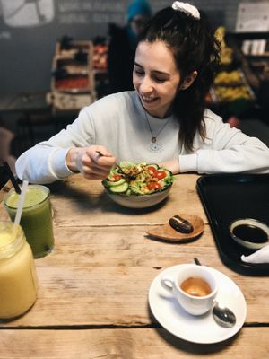 Bowl with Avocado at Juice Junkie in Augsburg