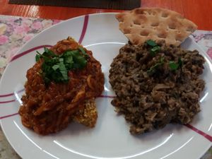 Zeleninový nákyp, cuketový tataráček. Houbový kuba z mungo fazolí. at Zdrava Vyziva - Prague 6 in Prague