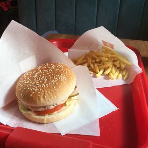 Очень приятная атмосфера,вкусная веганская еда. at Complex Burger in Moscow