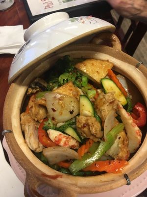 House Rice Claypot with Tofu, chicken, beef and veggies at Pho Saigon Village Noodle House in Vallejo