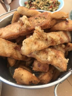 pita chips with garlic at Aubergine Cafe in Corfu