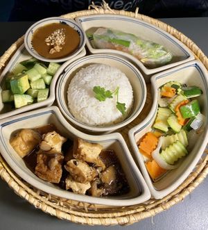 vegan lunch plate 🌱🫶 #Veganuary at Lúa Cuisine in Frankfurt