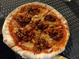 Vegan Pizza Bolognese at Veg-Italia in Passau