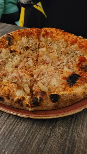 Vegan pizza at Systrakaffi in Kirkjubaejarklaustur