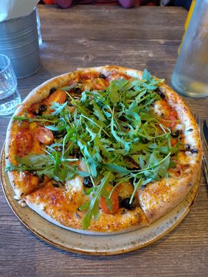 Vegan pizza at Systrakaffi in Kirkjubaejarklaustur