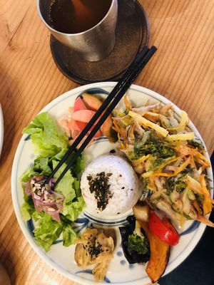 Bento and tea at Cococo in Paris