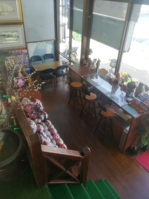 interior at Coolife Owl 貓頭鷹藝品蔬食館 - Māotóuyīng in New Taipei City