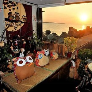 20181006從店內看出去的夕陽美景 at Coolife Owl 貓頭鷹藝品蔬食館 - Māotóuyīng in New Taipei City