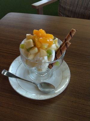 水果冰淇淋 at Coolife Owl 貓頭鷹藝品蔬食館 - Māotóuyīng in New Taipei City