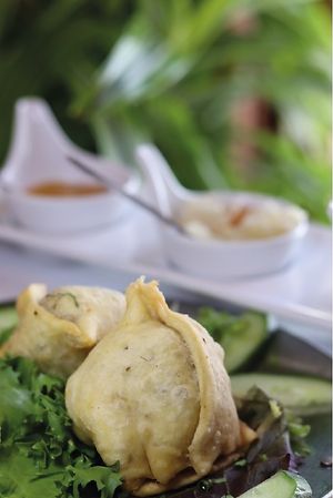 SAMOSA VEGETAL at Crown of India in Altea