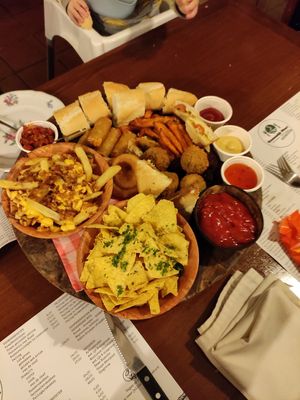 Met het "bordje groenendijk" ben je al goed gevuld. at Groenendijk Weert in Weert