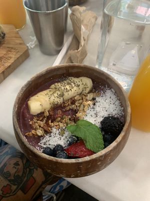 Bowl acai  at The Butcher's Daughter in Brooklyn