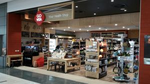 Shop front at Go Vita in Warwick