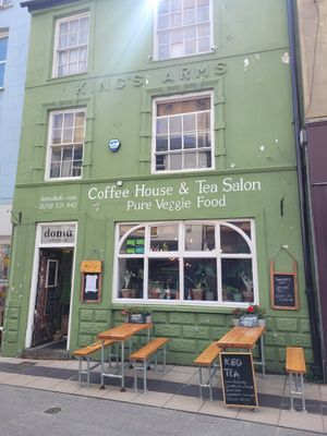 Domů Outside at Domu in Bangor