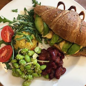 vegan hummus and avo croissant at Domu in Bangor