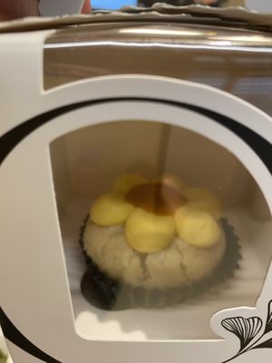 Beautiful and delicious!  at The Cakery - Landmark in Hong Kong Island