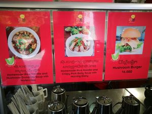 3 main, depends of the days, 2 were vegies, easily made vegan at Nyum Nyum Let's Eat in Siem Reap