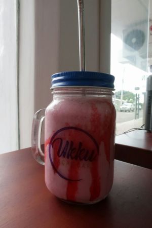 2 fruit smoothie at Ukku Acai Bar in Puerto Ayora