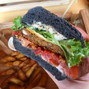 Original flower burger 🤗🌈🍔 at Flower Burger in Rotterdam