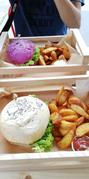 Cherry bomb and classic chickpea at Flower Burger in Rotterdam