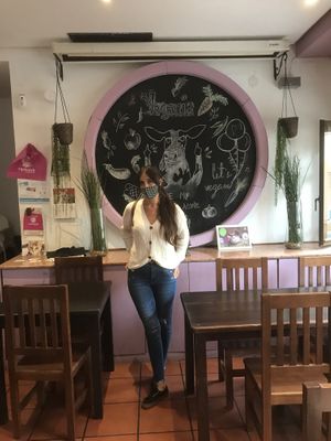 Chica vegana muy guapa😄 at Vegania in Madrid