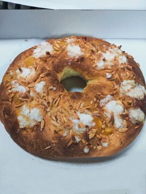 Roscón de reyes #Veganuary at Vegania in Madrid