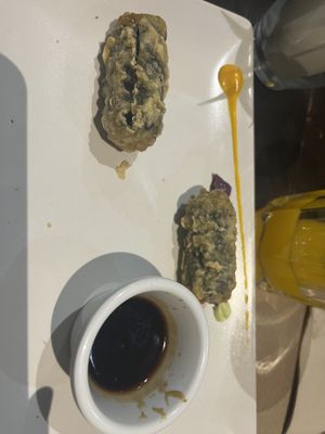 estos rollitos de fideos estaban brutales  at Vegania in Madrid