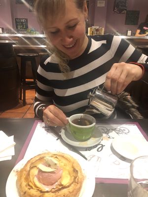 Яблочный пирог. Очень вкусно  at Vegania in Madrid