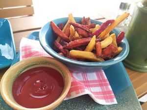 Tricolori side dish - red beet, carrot and celery root. Amazing 😋🙌🏻 at King's Caffe in Malinska