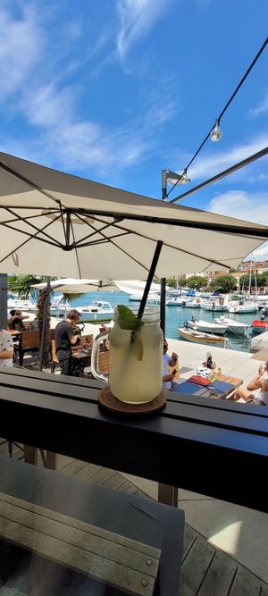  at King's Caffe in Malinska