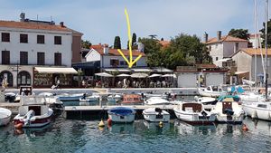 Location at King's Caffe in Malinska