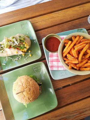 Nice atmosphere, great food at King's Caffe in Malinska