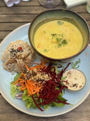 Gemüsecurry mit Volkornreis  at My Secret Garden Cafe in Vienna