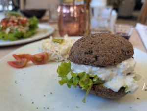 Burger at bistro ZDRAVO in Sarajevo