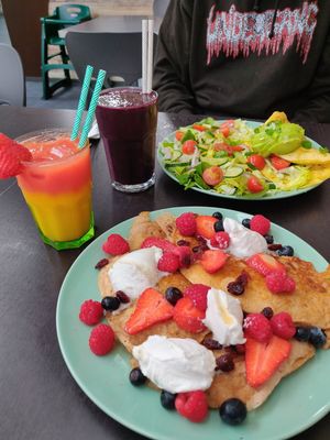Garden Gate + Banana Pancakes + Iron Man Smoothie + Strawberry Sunrise juice at Avo Cafe in Waterford