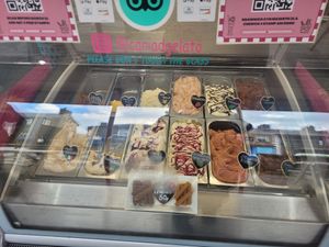 Gelatos at Cariad Gelato in Porthmadog