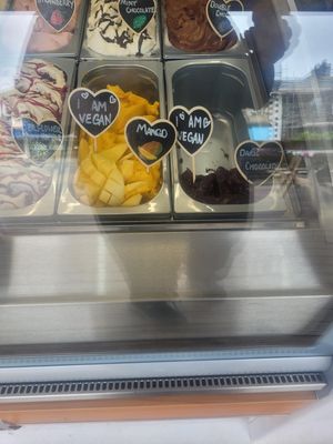 Mango and Dark Chocolate at Cariad Gelato in Porthmadog