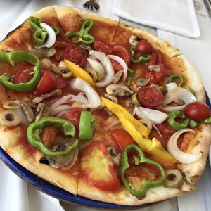 At the buffet restaurant they can also make you a fresh pizza with your choice of veggies at Radisson Blu Udaipur Palace in Mezraya