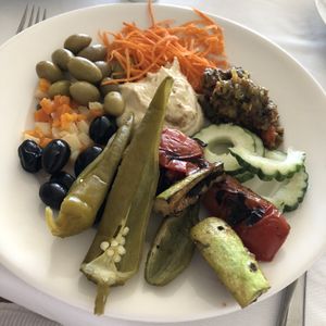 Buffet at Radisson Blu Udaipur Palace in Mezraya