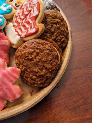 Gingerbread oatmeal creme pie #Veganuary at Happy Little Treats - High St in Columbus