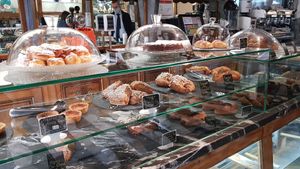 Bollería vegana at Pastelería New York in Bilbao